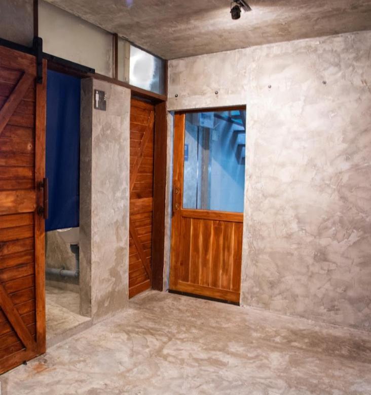 Area81 Hideout Hostel 방콕 외부 사진